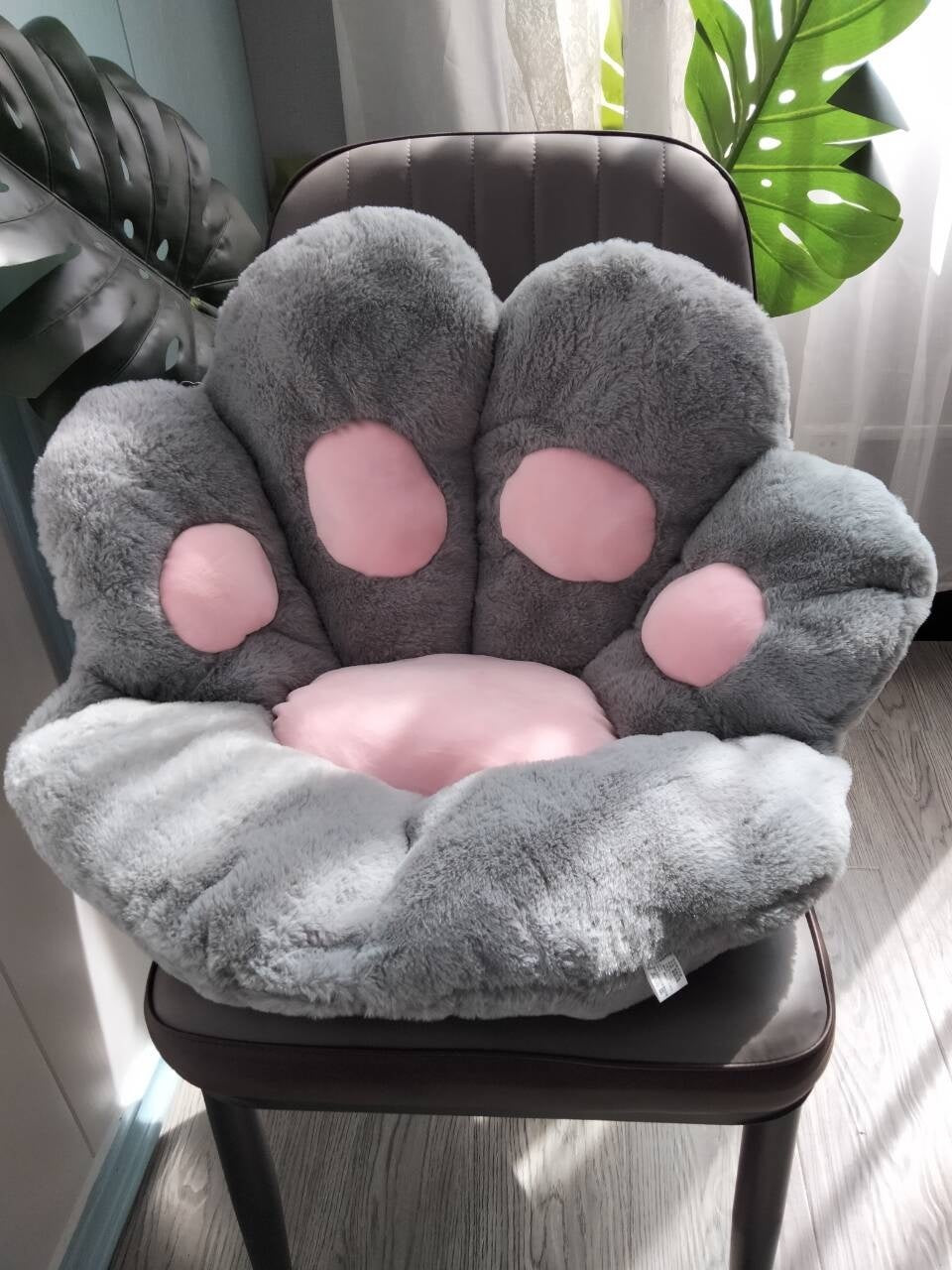 🐾 Semi-Surrounded Paw-Shaped Cushion