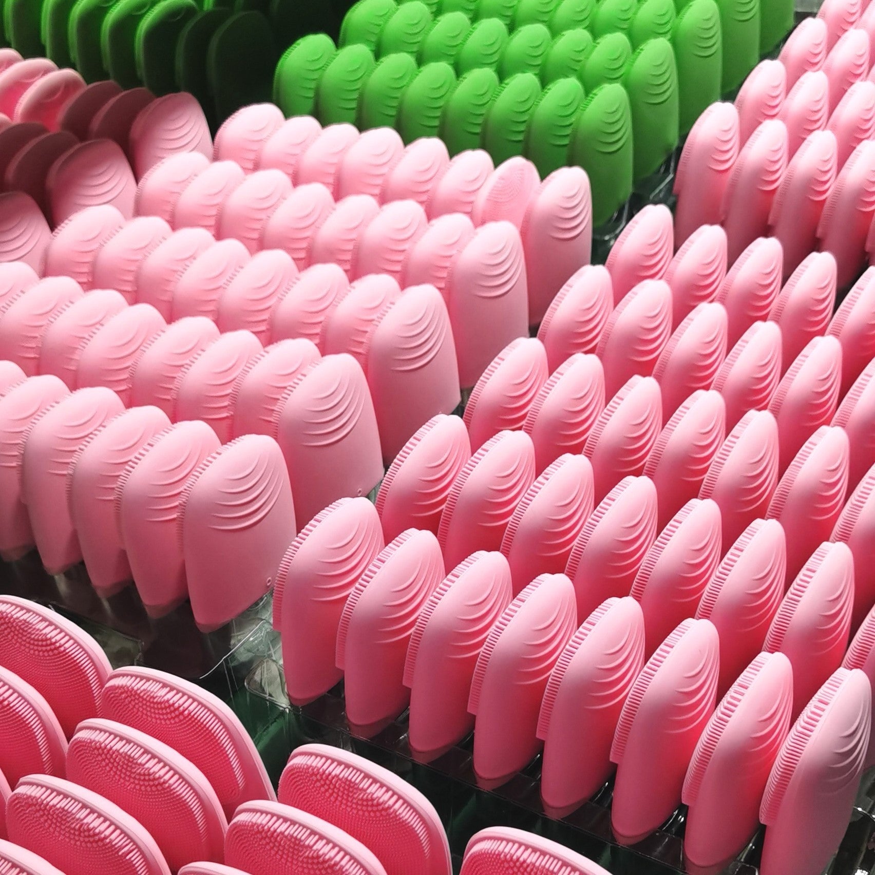 🛁 Mini Silicone Electric Face Cleansing Brush